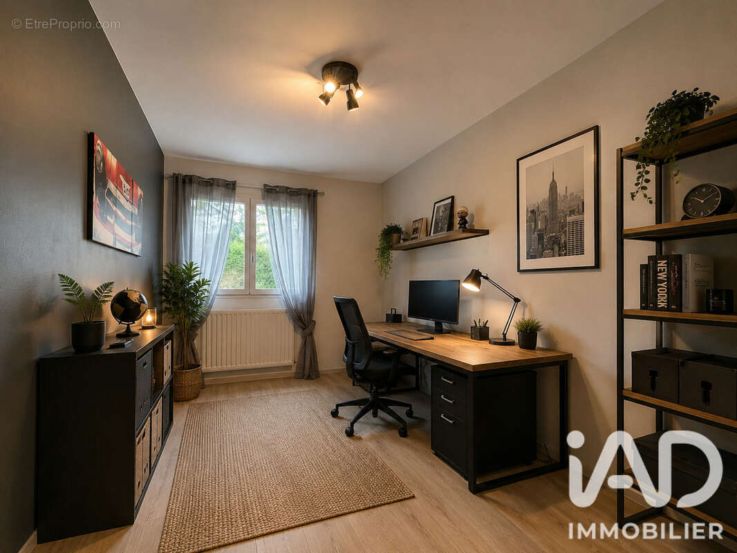 Maison 115 m² à Sainte-Colombe-La-Commanderie  - photo 9