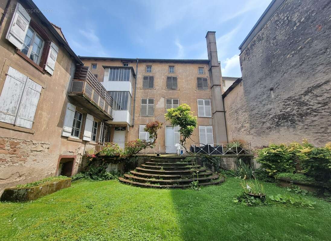 Appartement à MIRECOURT