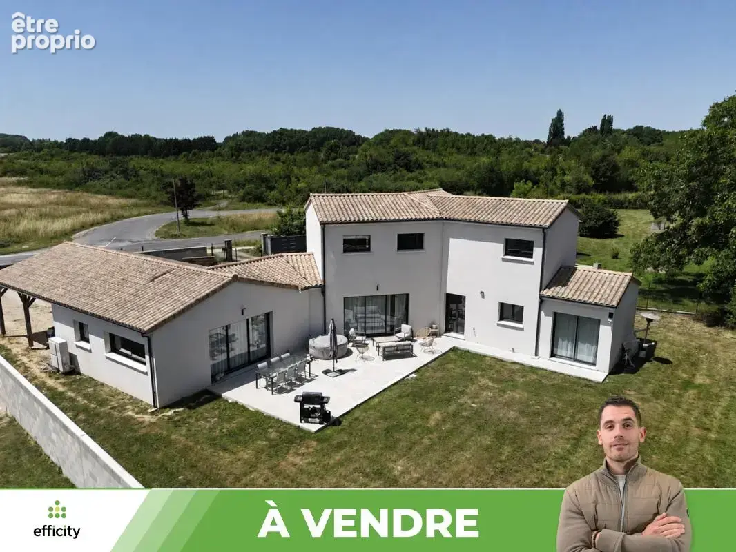 Maison 7 pièces 178 m² à vendre à Fontaine-Le-Comte (86240) - photo 2