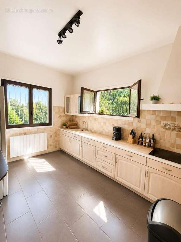 Photo 9 - Appartement à BERRE-LES-ALPES