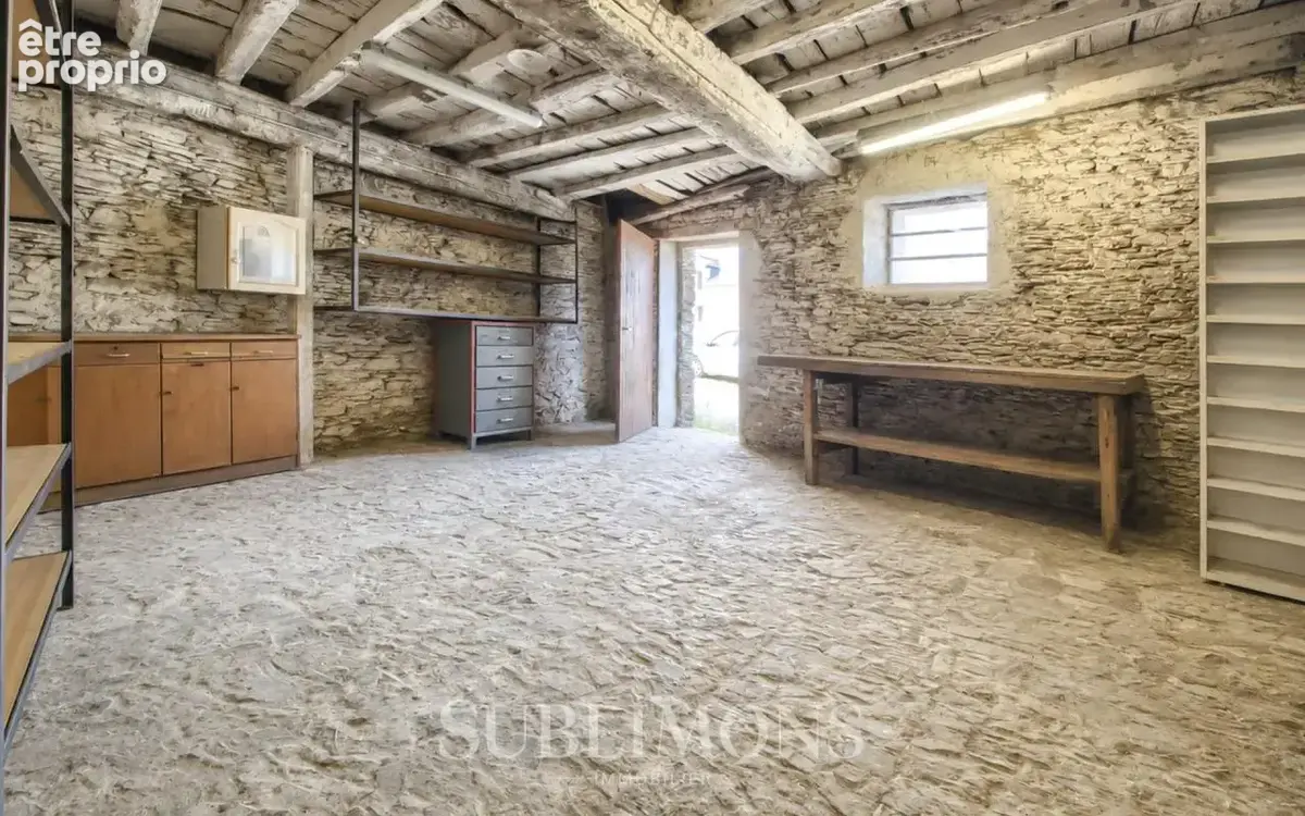 Longère en pierre - 2 260 m² de terrain - photo 6