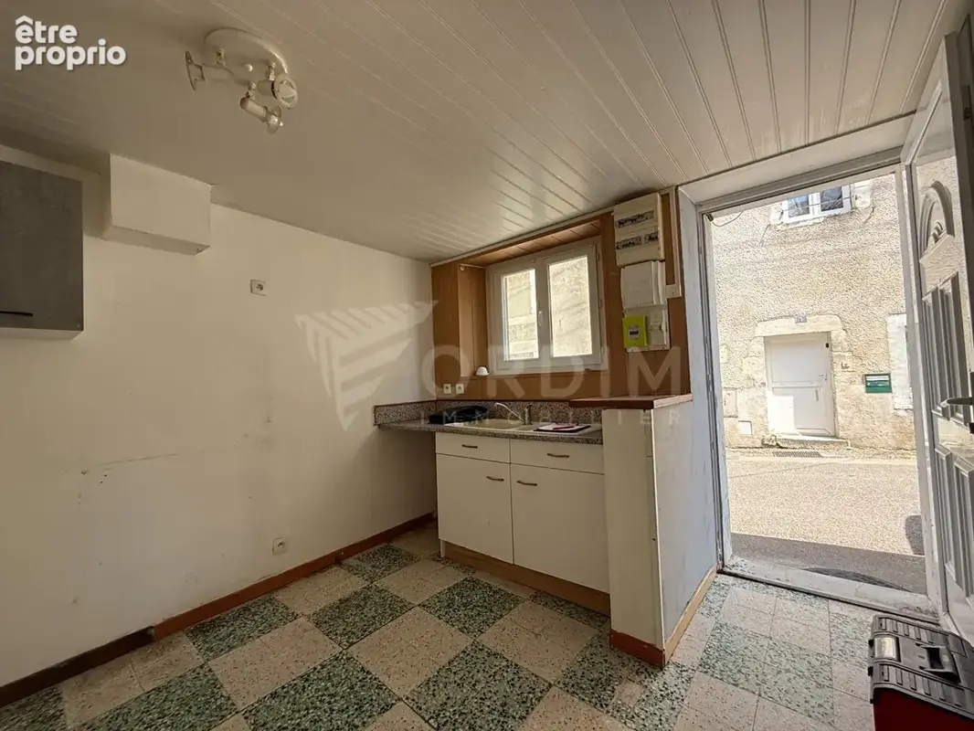 Neuvy-sur-loire, maison de ville idéale investisseur - photo 3