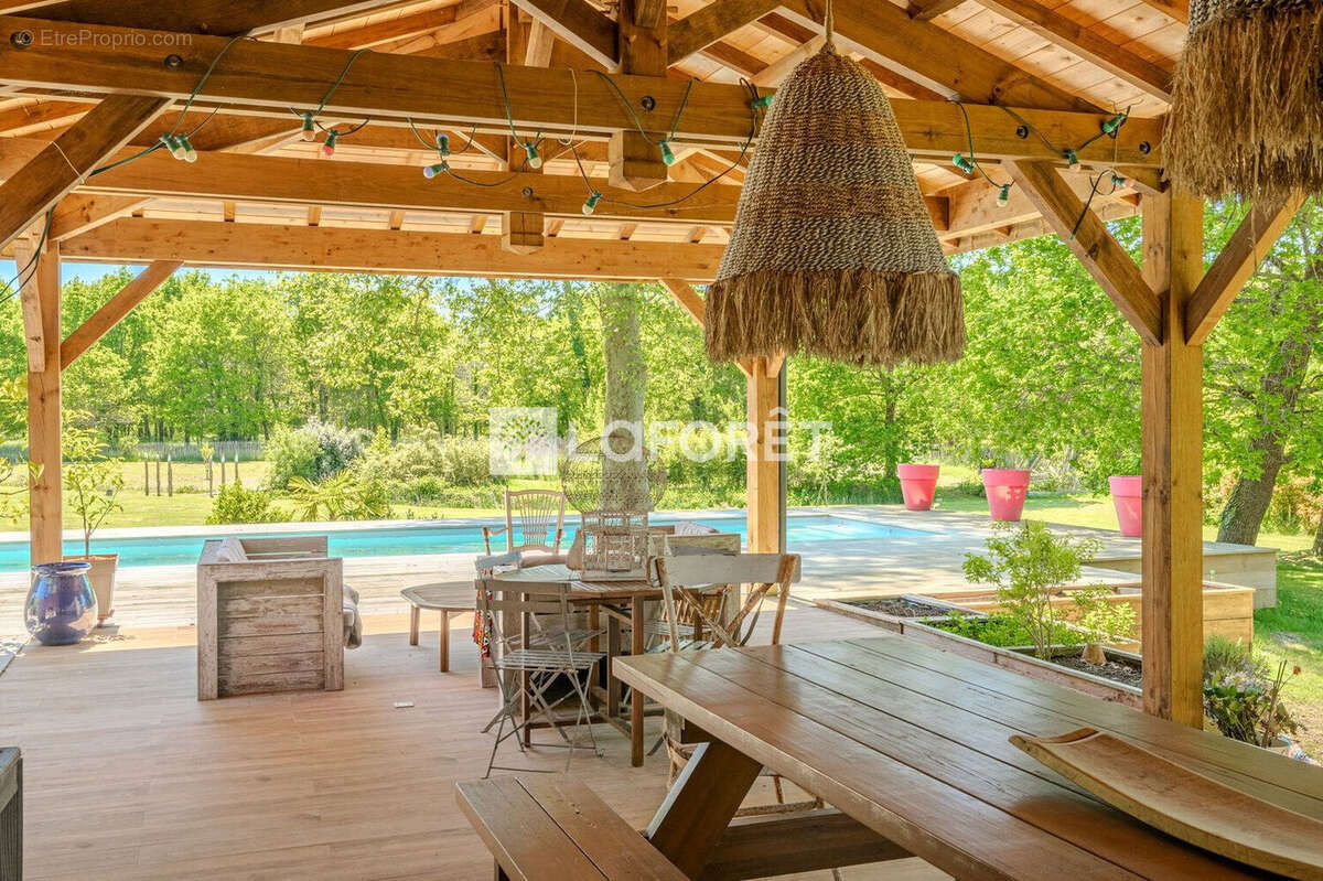 Maison à SAINT-JULIEN-EN-BORN