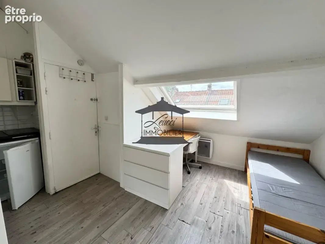Lille Centre   Studio meublé à 2 pas de HEI   Idéal investis - photo 1