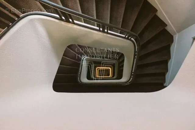 Appartement à PARIS-7E