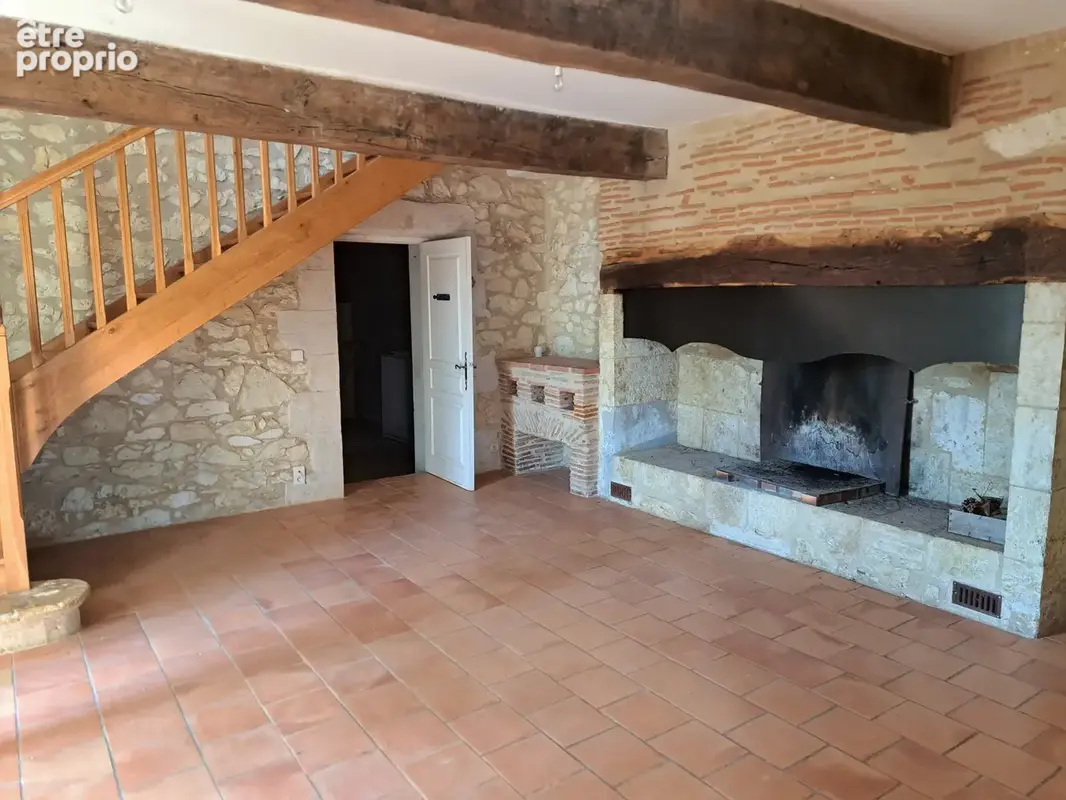 À 20 km d’Auch   Maison de caractère de 170 m2 sur 1 hectare au calme - photo 2