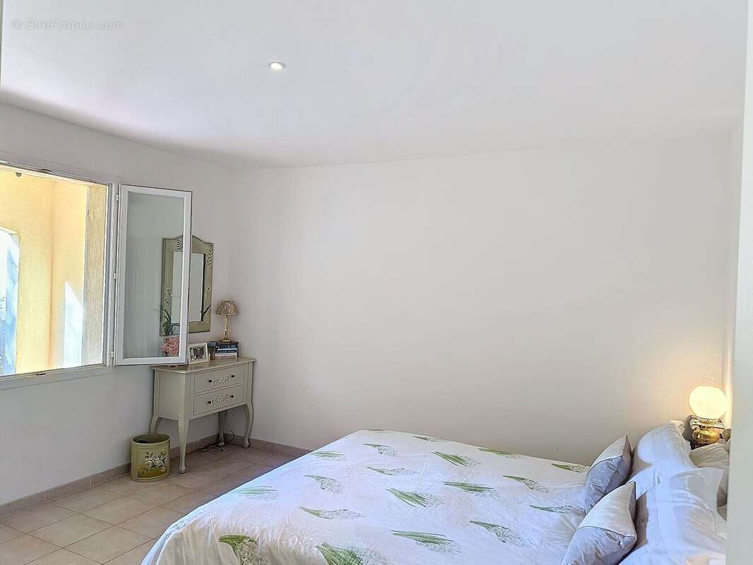 Appartement à LORGUES