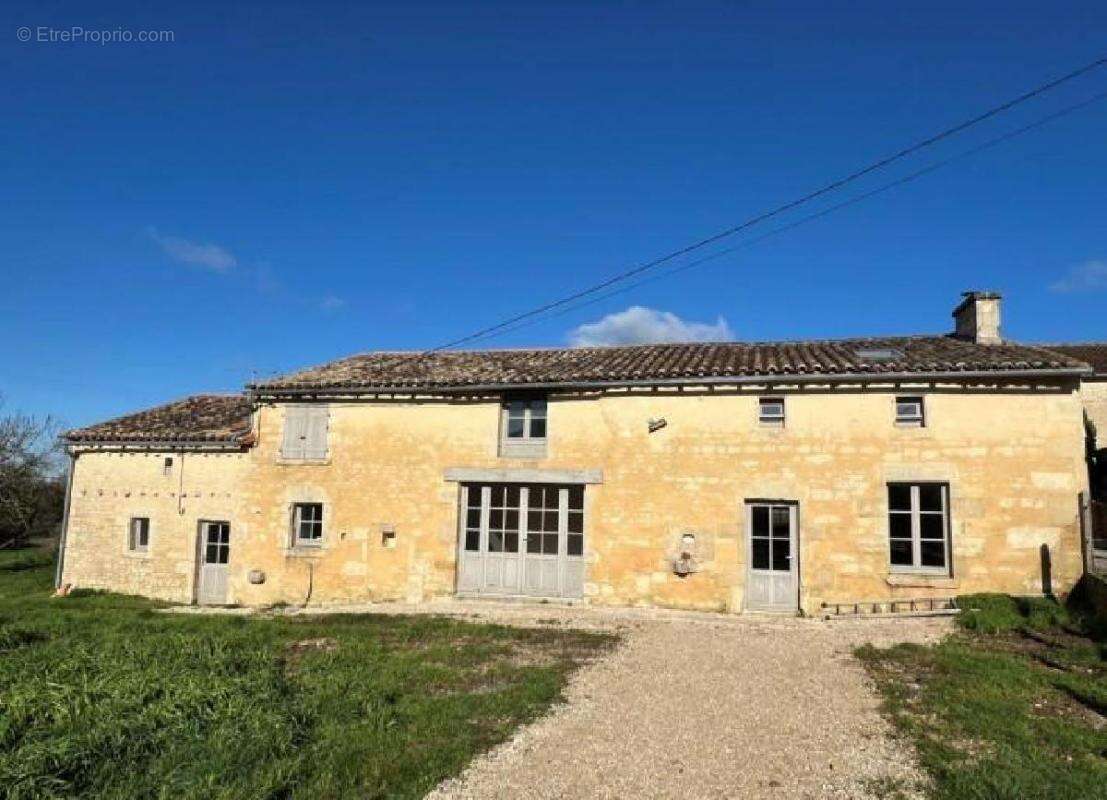 Maison à VILLEFAGNAN