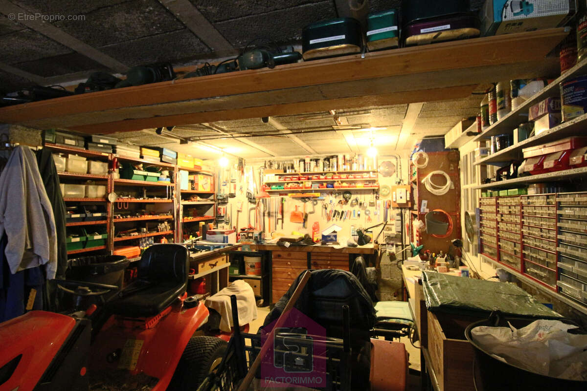 Maison familiale aux abords de Prayssac   Grand terrain et beau potentiel à exploiter ! - photo 23