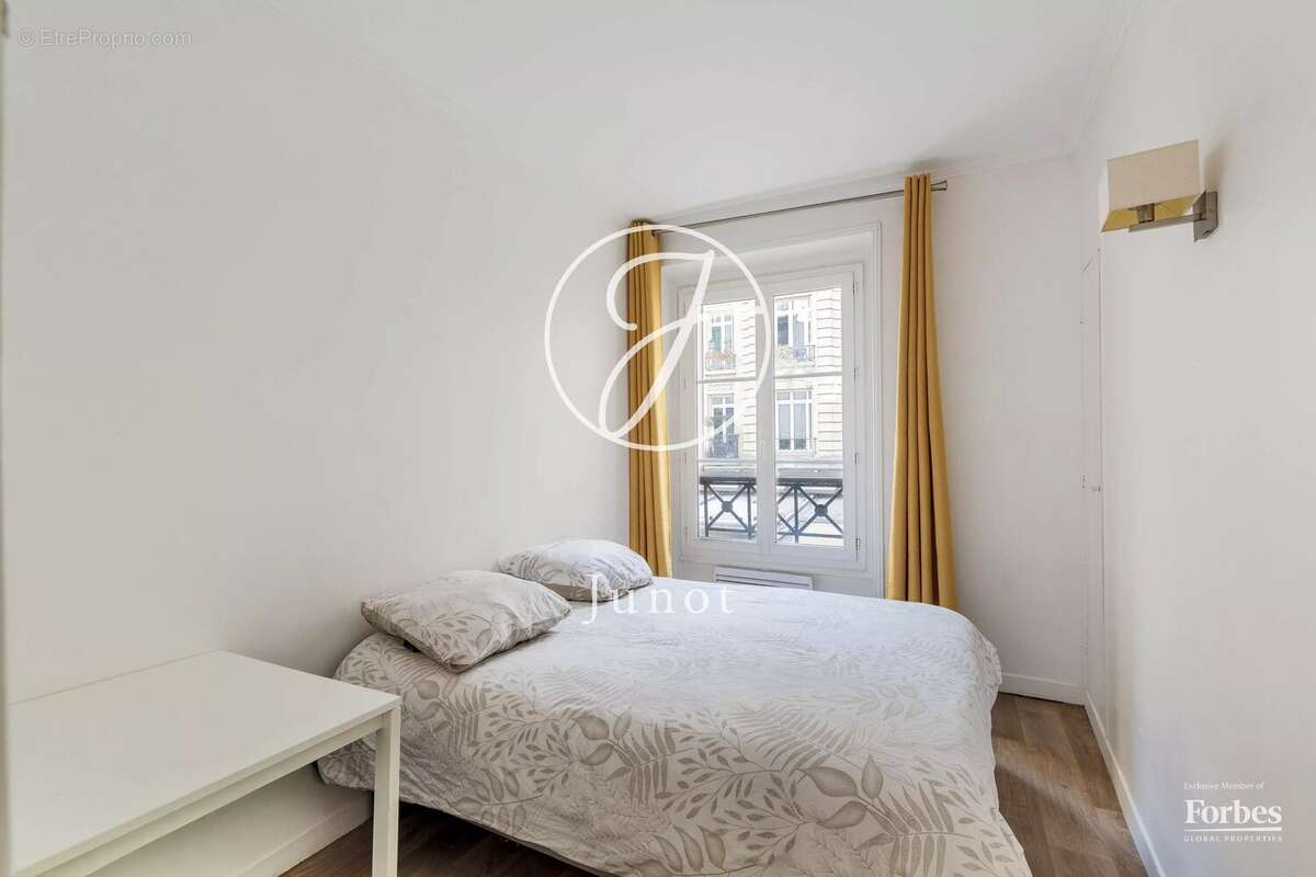 Appartement à PARIS-9E