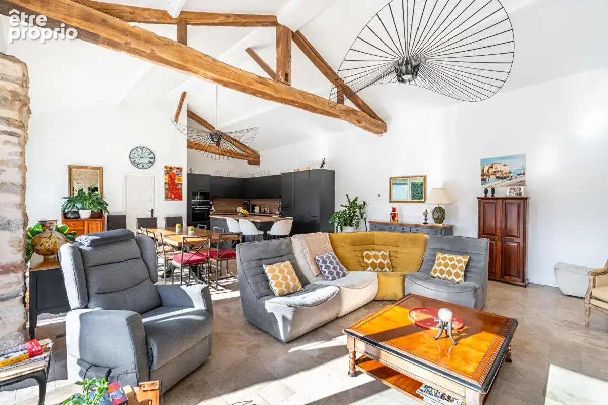 Maison Pierres Dorées entièrement rénovée avec matériaux de qualité - photo 6