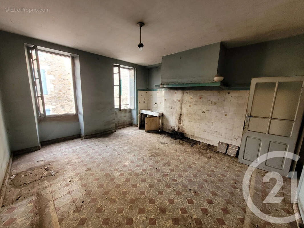 Maison à LES CABANNES