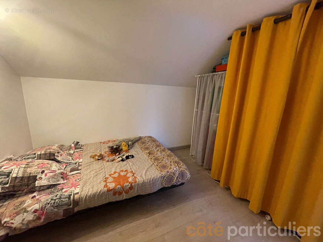 Maison à CHEZAL-BENOIT