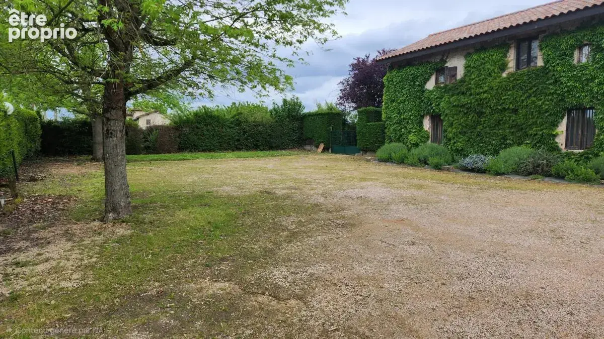 Maison à AMBERIEUX-EN-DOMBES