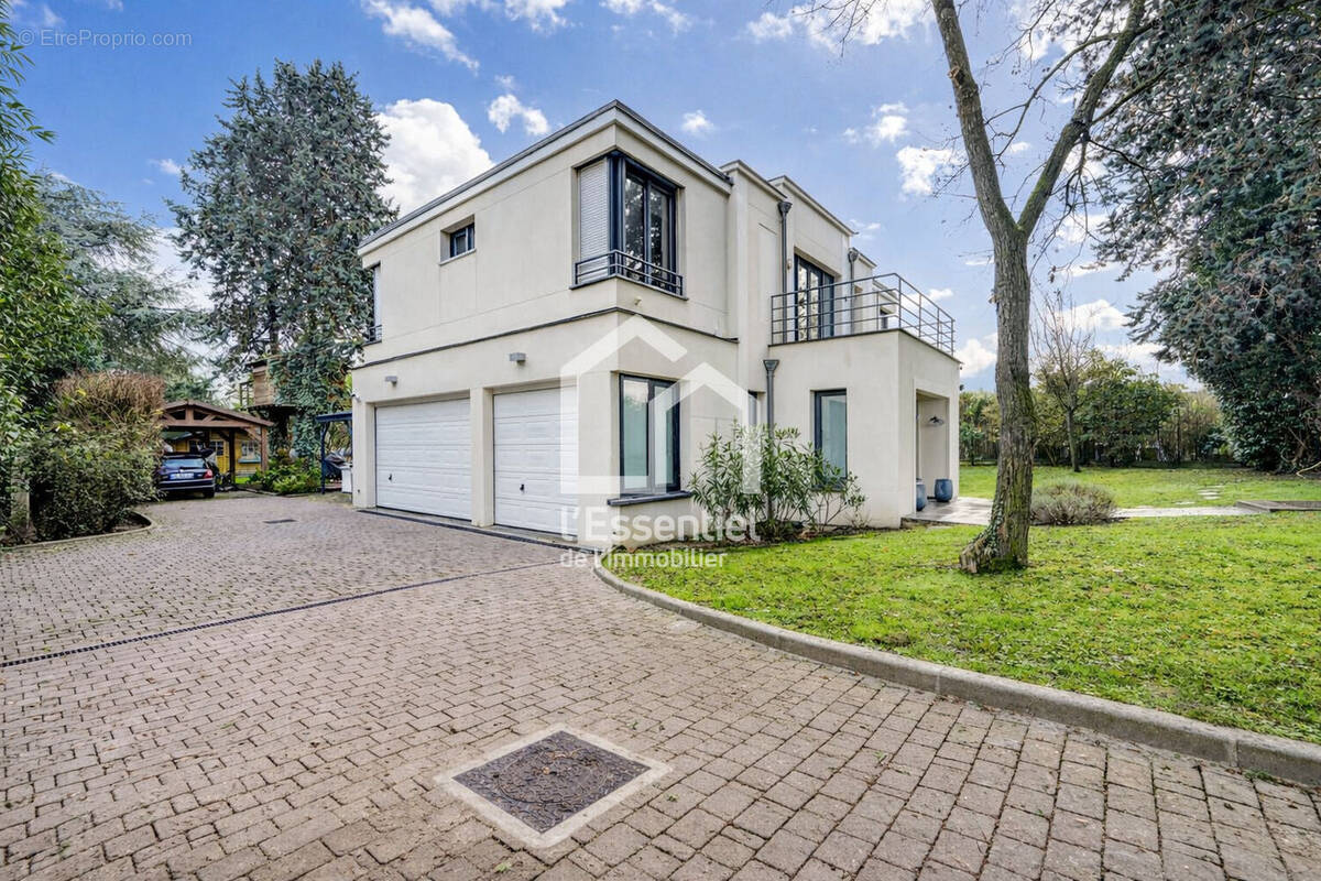 Maison à MAISONS-LAFFITTE
