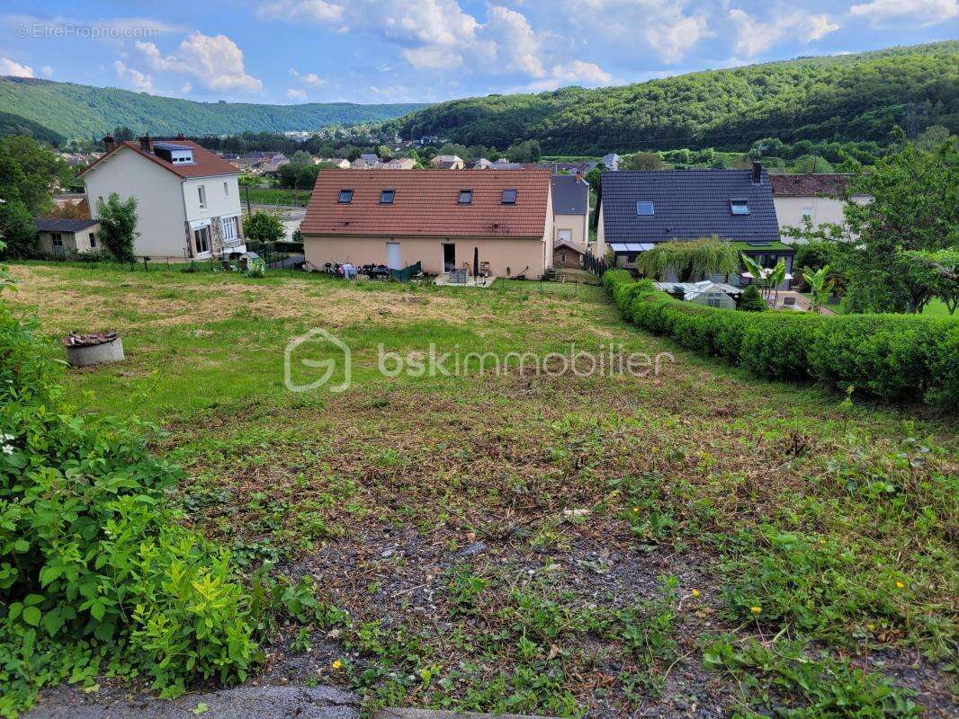 Terrain constructible de 910m2– Exposition plein Sud – Bogny-sur-Meuse (Levrézy) - photo 2