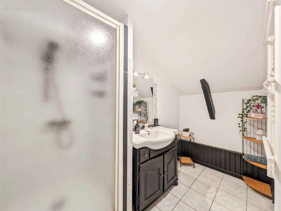 Maison à SAINT-BEAUZELY