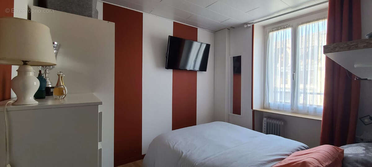 Maison à LE MESNIL-AUBRY