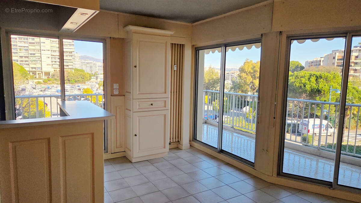 Appartement à MANDELIEU-LA-NAPOULE