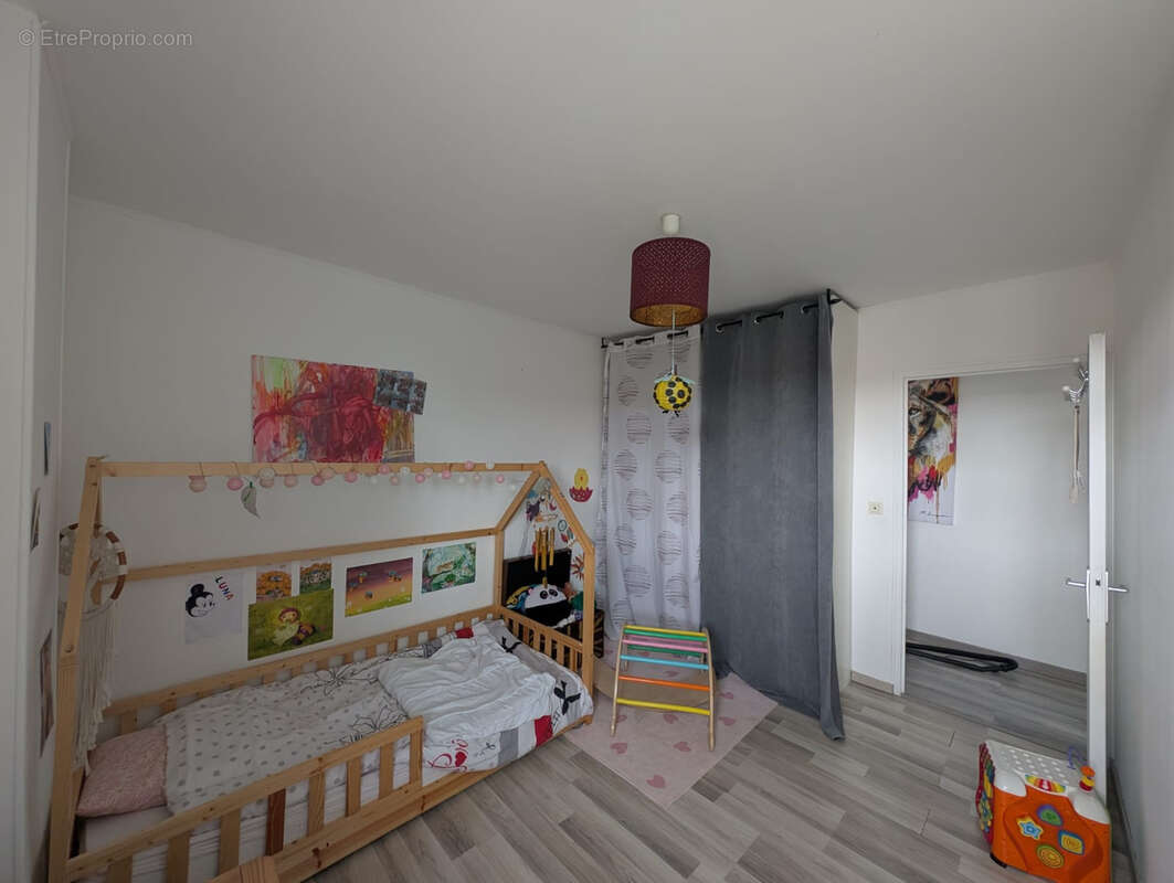 Maison à D'HUISON-LONGUEVILLE