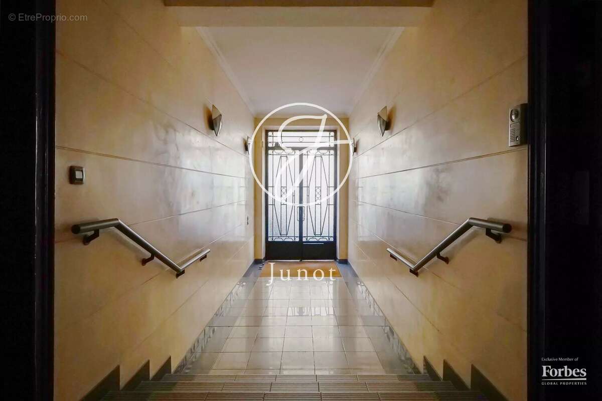 Appartement à PARIS-7E