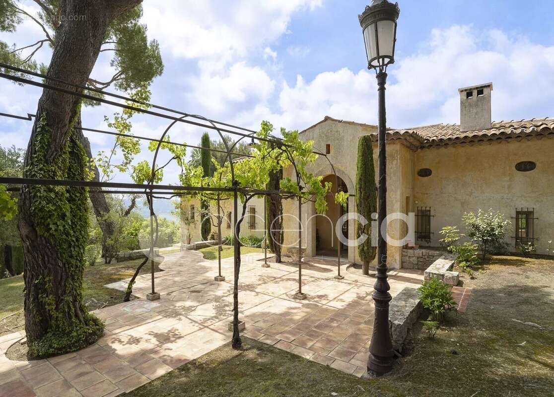 Maison à CARROS