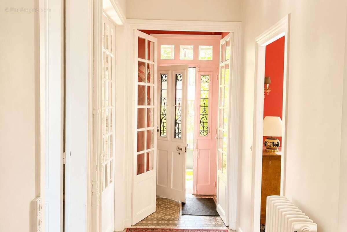 Maison 200 m² à Saint-Maur-Des-Fosses  - photo 7