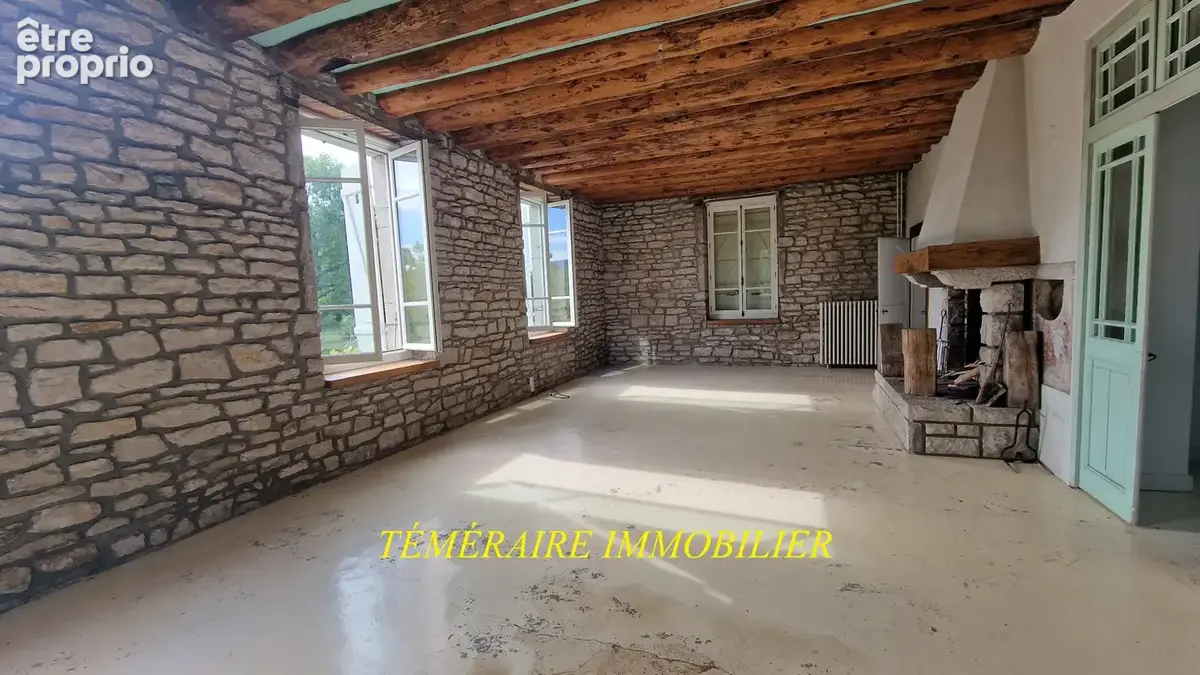 Axe Champagnole / Lons - Ensemble immobilier composé de 3 Maisons - photo 8