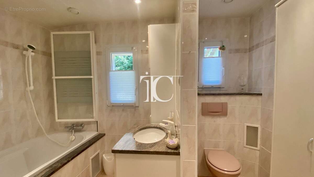 Saint ambroix, maison avec jardin arbore 2584m2, dependances, garage, piscine - photo 14