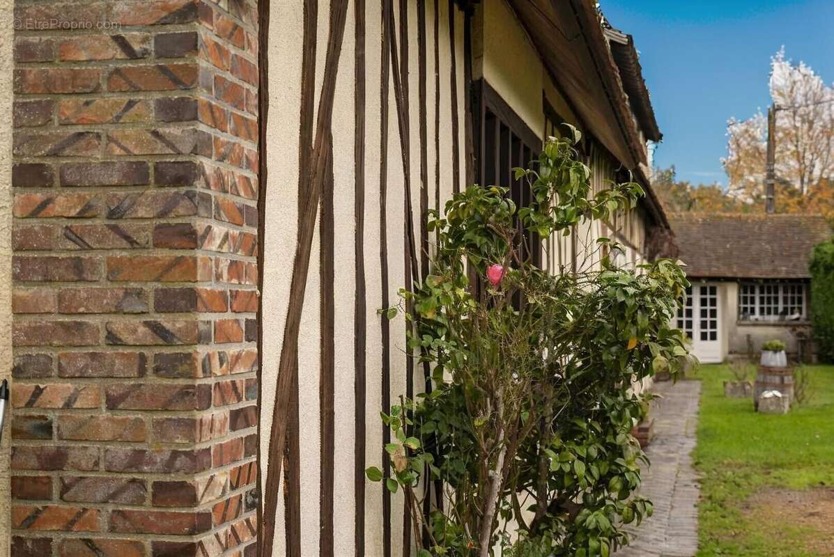 Longère De Caractère dans le Perche 300 M2 Sur Terrain De 9000m2 - photo 6