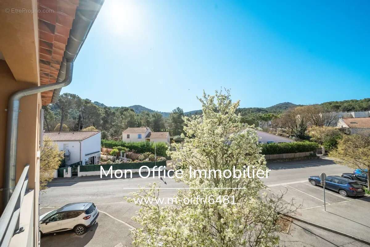 Appartement à LA ROQUE-D'ANTHERON