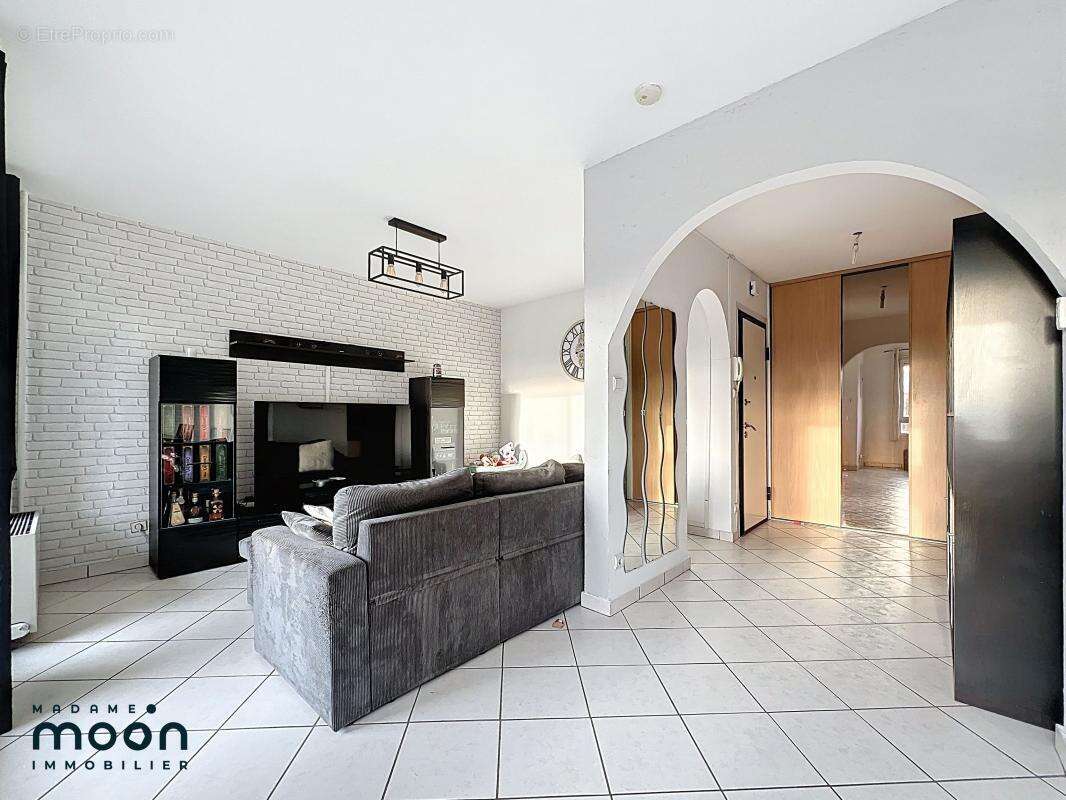 Appartement à OULLINS