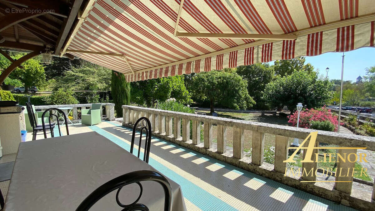 Maison de village en pierre avec belle vue, jardin et garage - Bourdeilles 24310 - photo 2