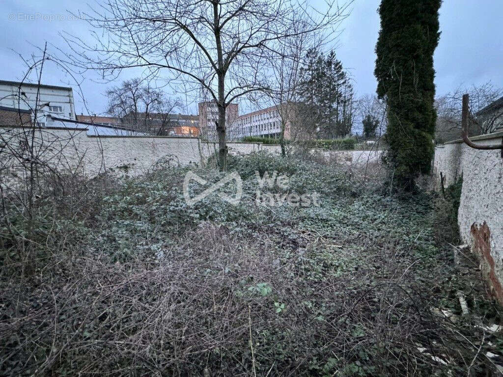 Maison à AVESNES-SUR-HELPE