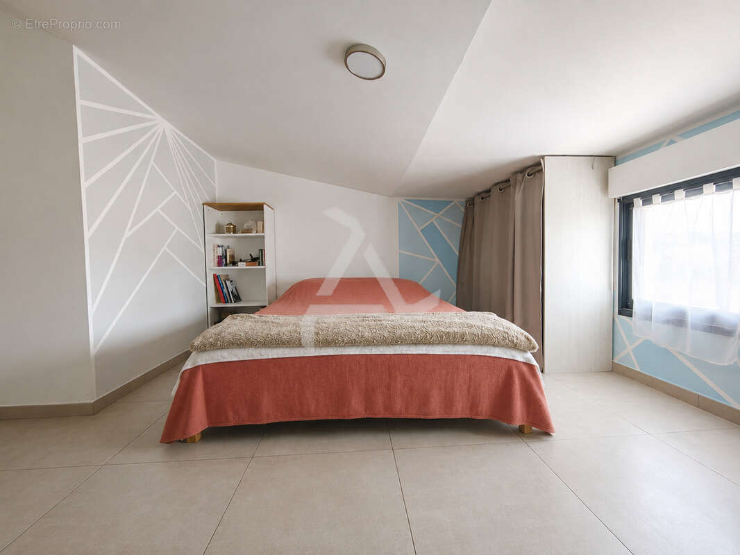 À proximité immédiate des plages et de l'aéroport de figari, maison récente avec 3 appartements - photo 10