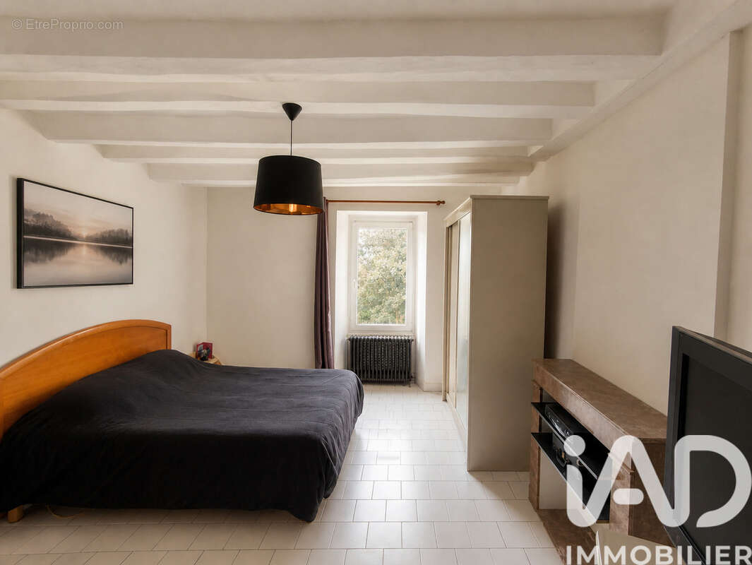 Maison 170 m² à Beaumont-Pied-De-Boeuf  - photo 9