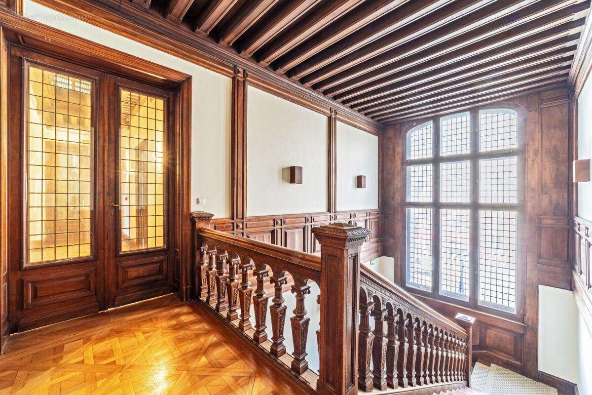 Hôtel particulier - 611 m² - Paris (75) - photo 11