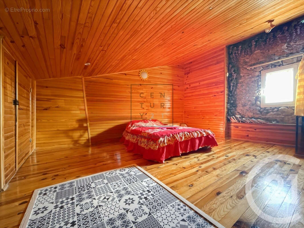 Maison à PEYRESTORTES