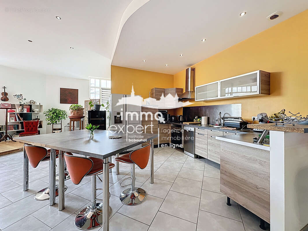 Appartement à MIRECOURT