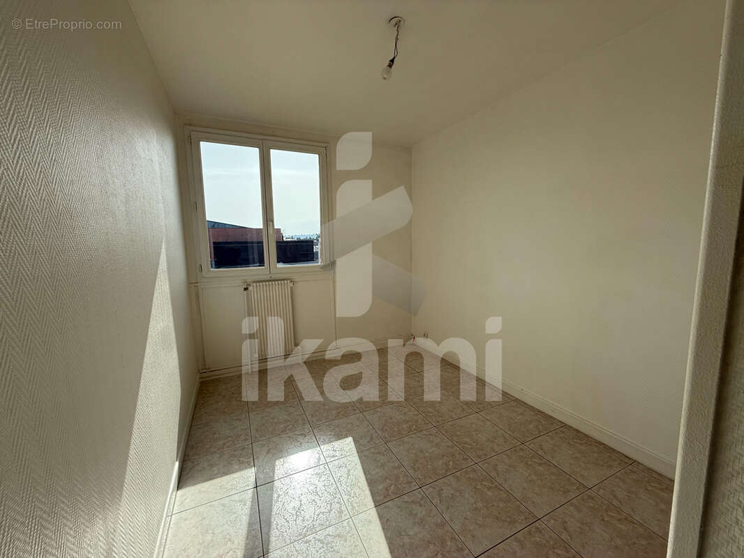 Appartement à PIERRE-BENITE