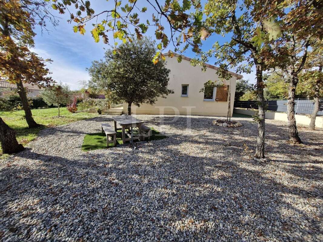 Maison à SAINT-SATURNIN-LES-APT