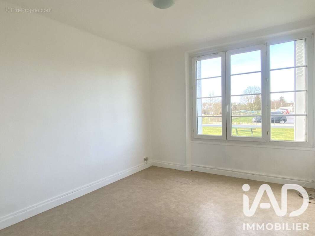 Photo 8 - Appartement à ROMILLY-SUR-SEINE