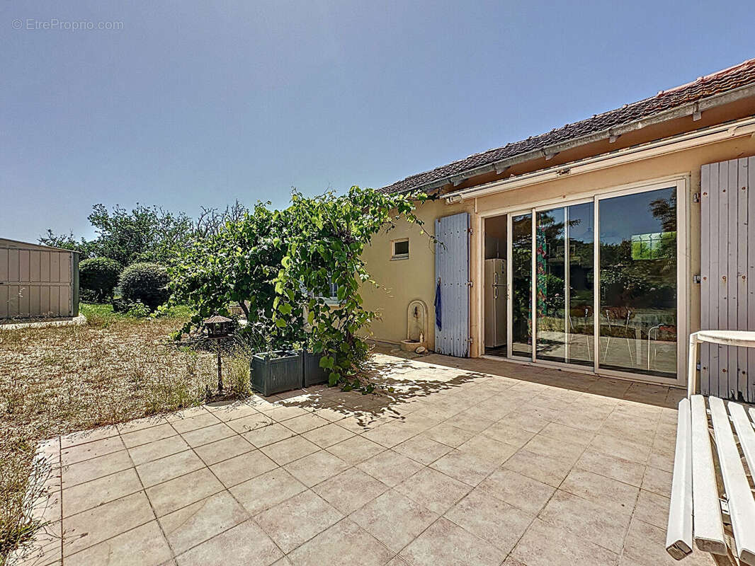 Maison à PORT-DES-BARQUES