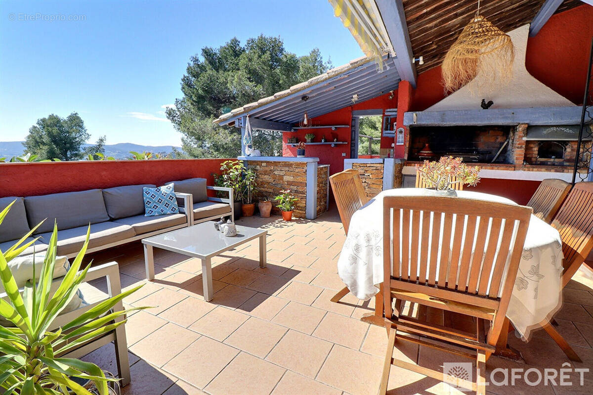 Maison à BORMES-LES-MIMOSAS