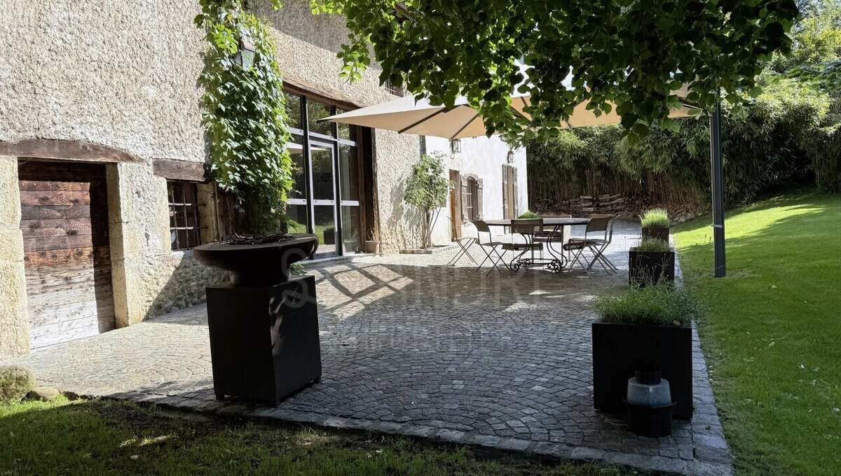 Maison à CHARNECLES