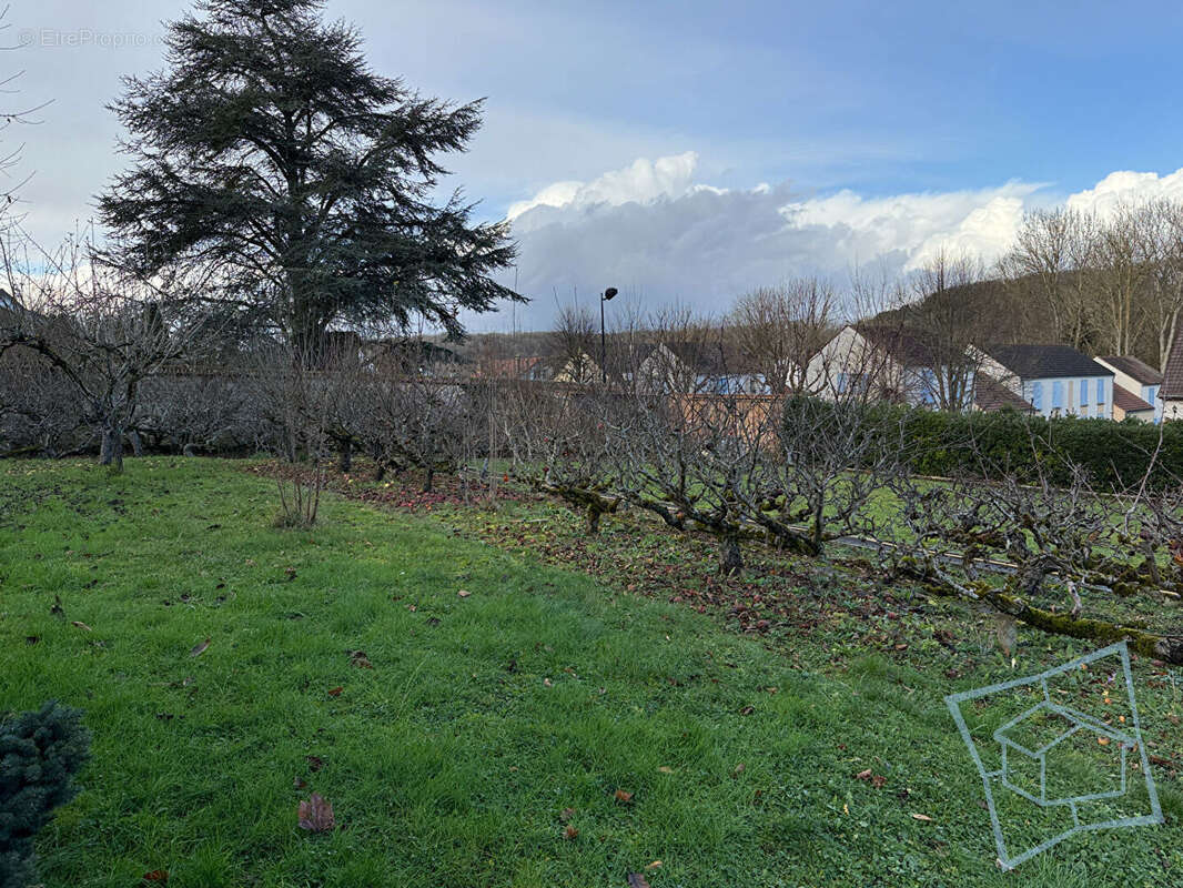 Terrain à DAMPIERRE-EN-YVELINES