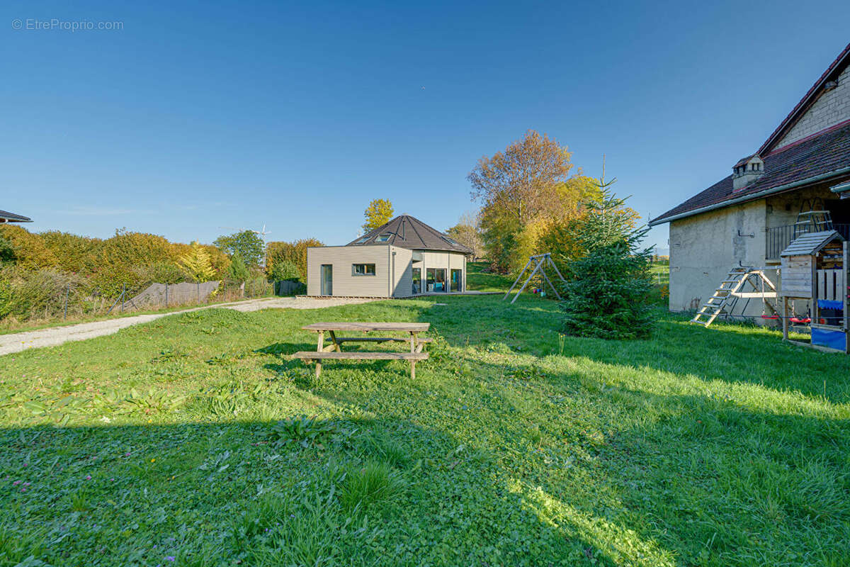 Maison à LARRINGES