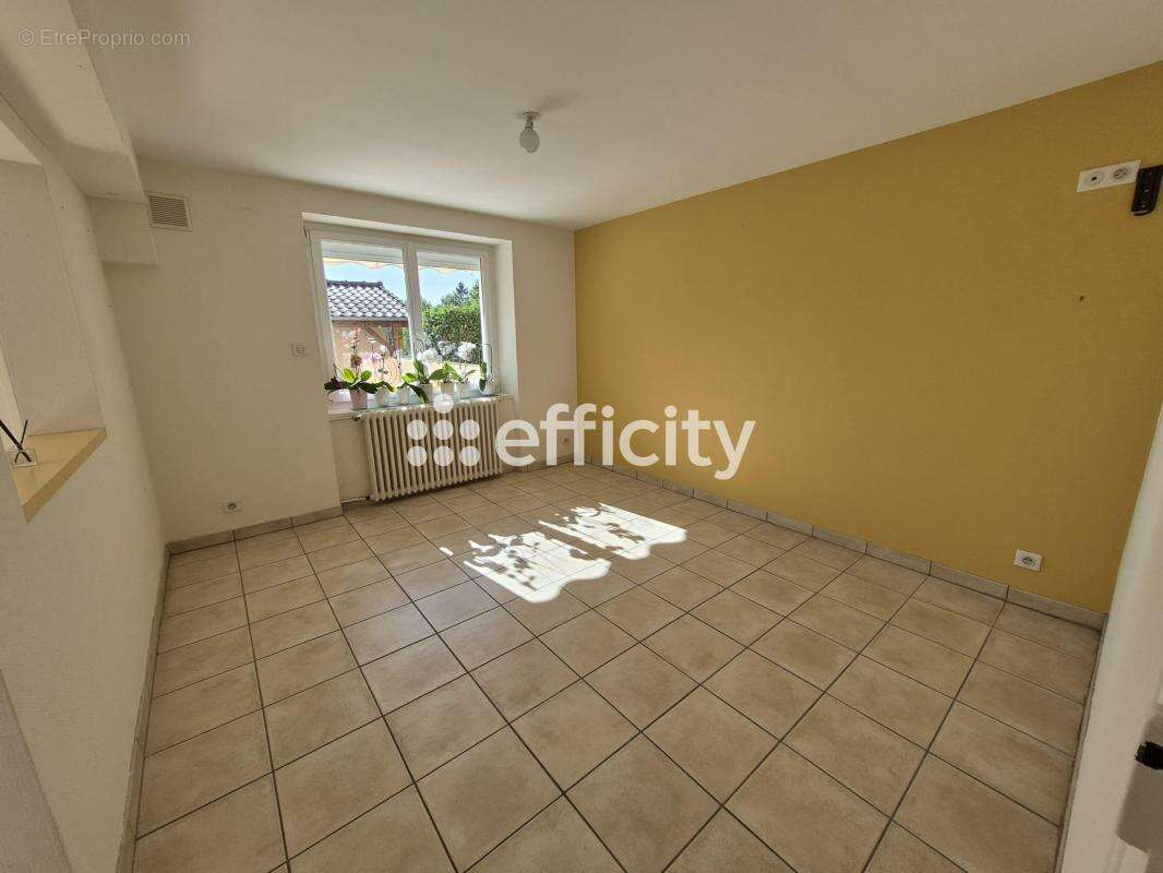 Maison à SAINT-JUNIEN