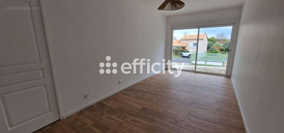 Maison à GOND-PONTOUVRE