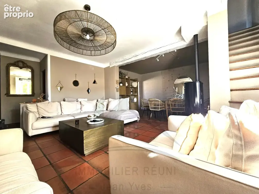 Châteauneuf-les-Martigues   La Mède . Villa 4 chambres + T2 indépendant. Piscine . 2 stationnements. - photo 14